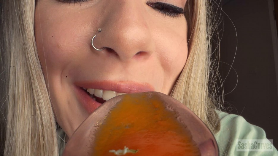 Sasha Curves – 101 Ways To Eat Your Shrunken step-Brother